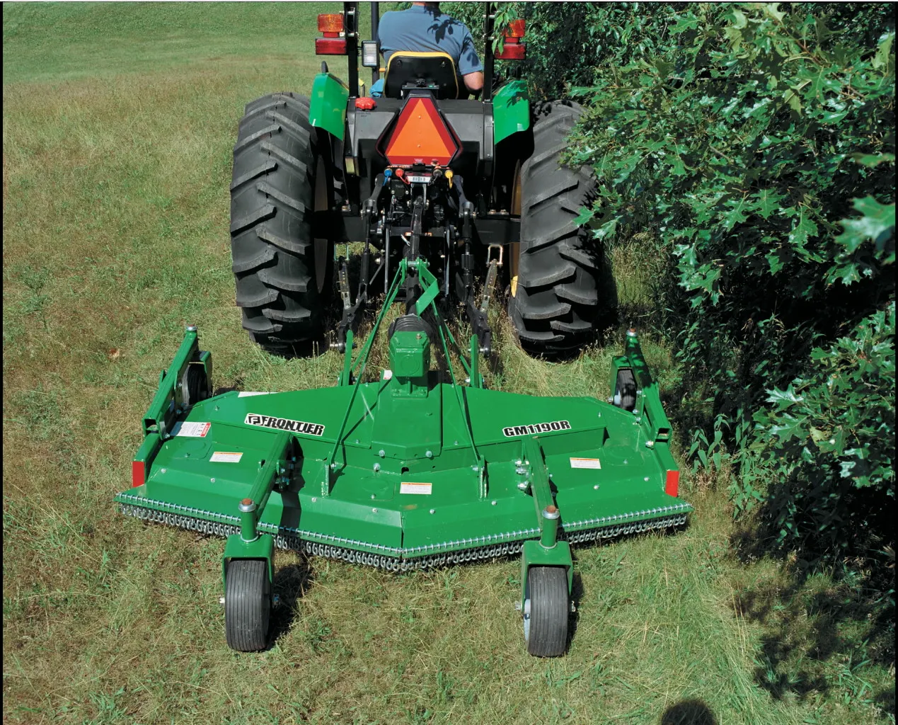 GM1190 Rear Discharge Grooming Mower Field Image