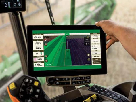 User navigates satellite maps screen on a G5 Advanced Display