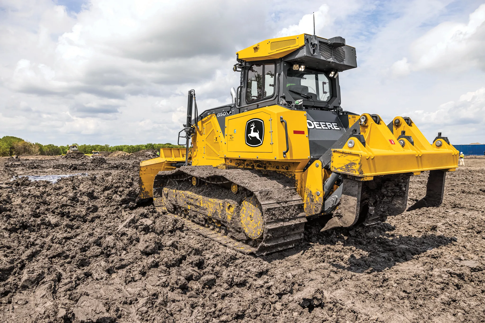 View of an 850 P-Tier construction dozer moving soil