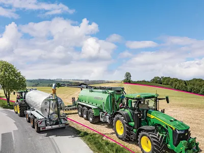 Tracteur série 8R au champ