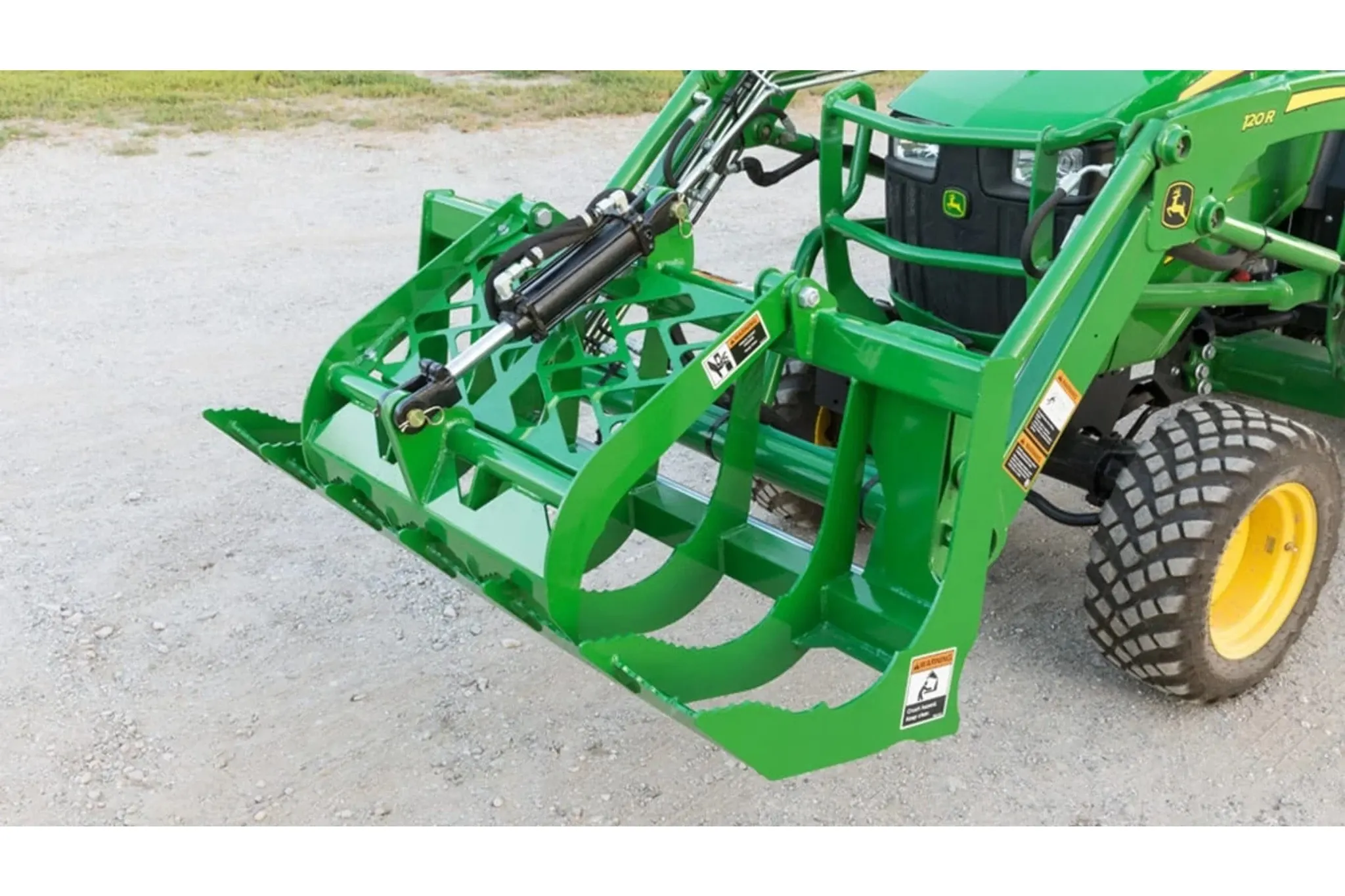 Front left view of AV20F Series Root Grapple