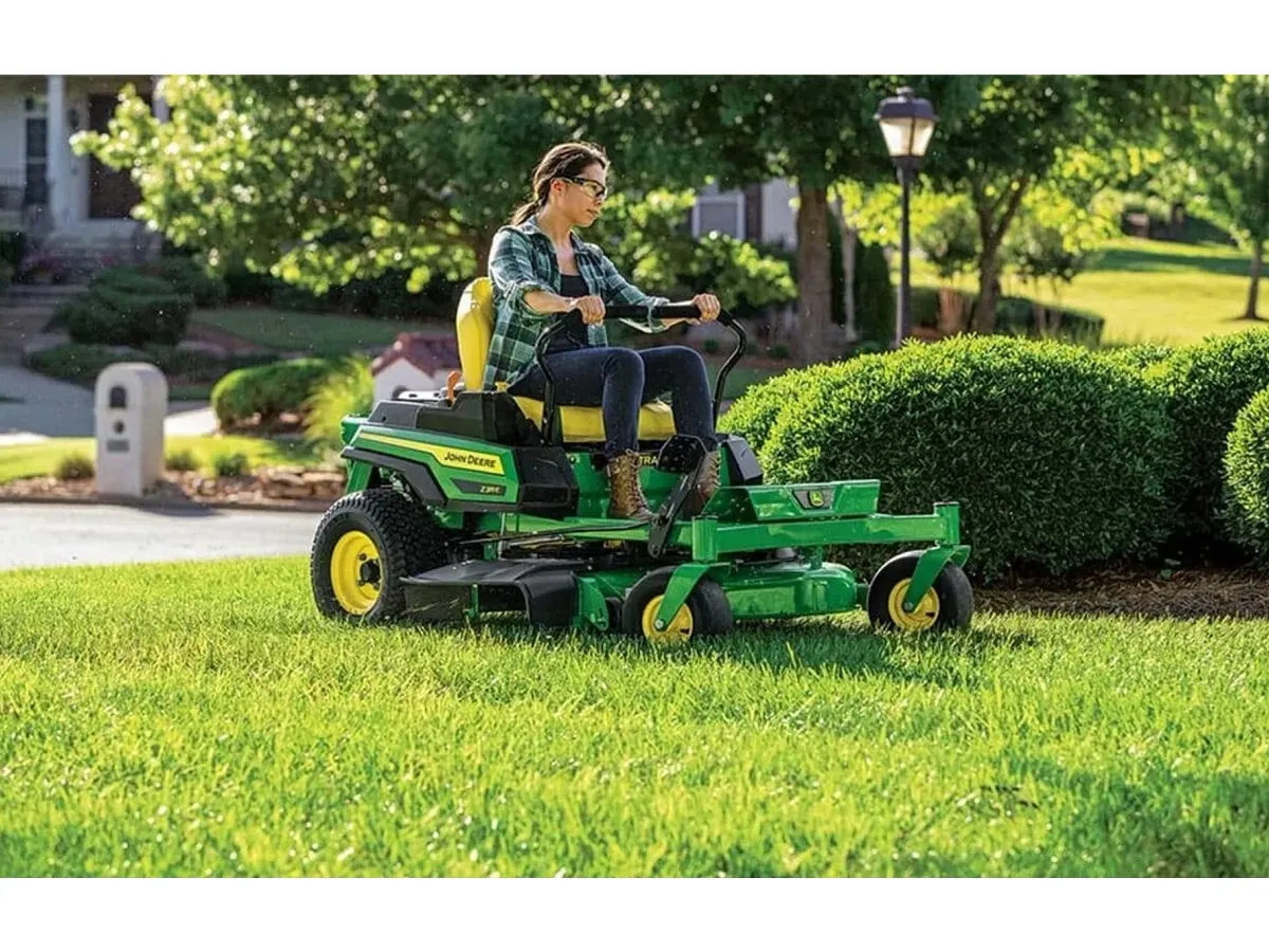 John Deere Z315E ZTrak™ Zero-Turn Mower — Engine Model