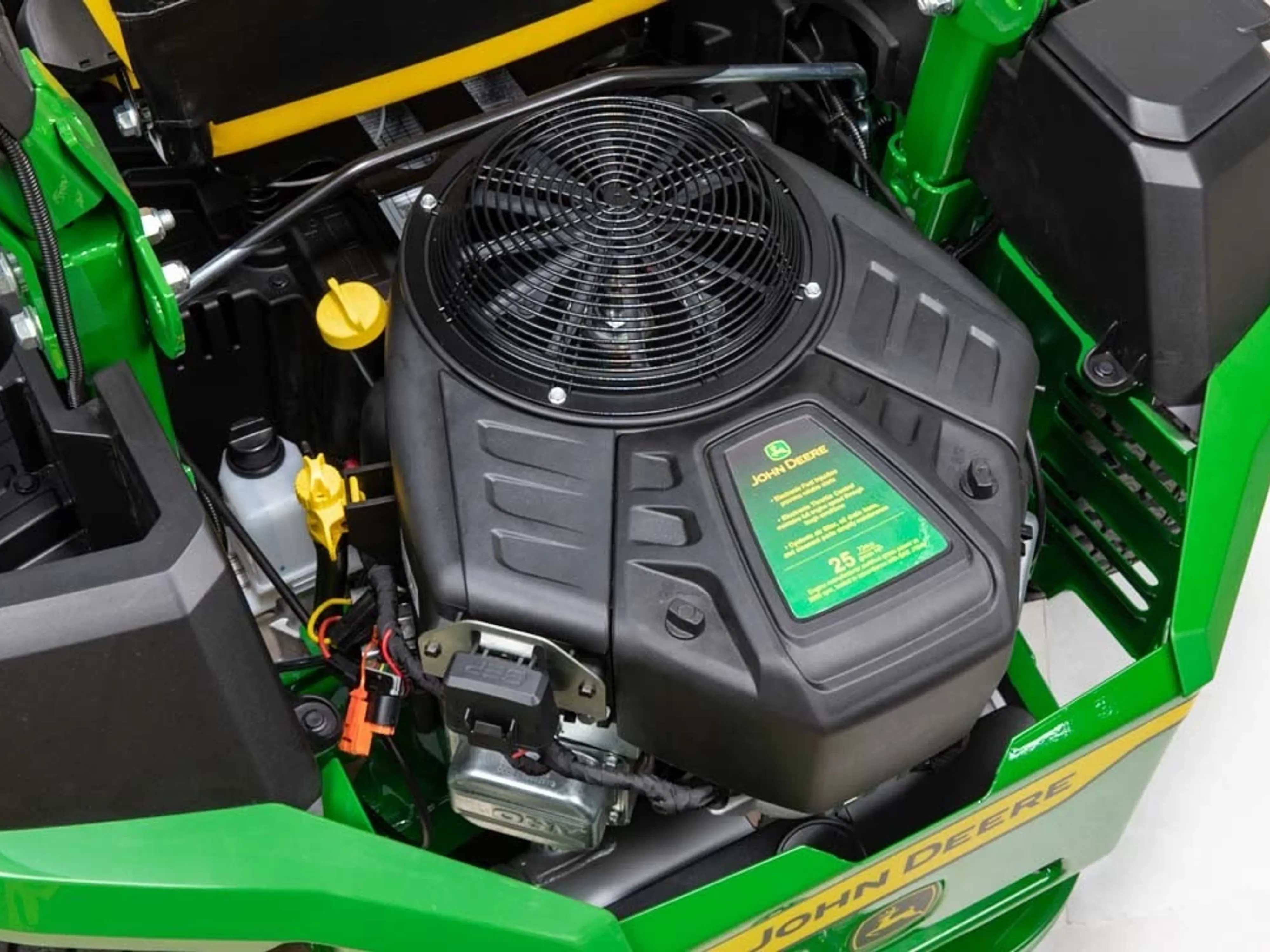 25 HP Electronic Fuel Injection Engine