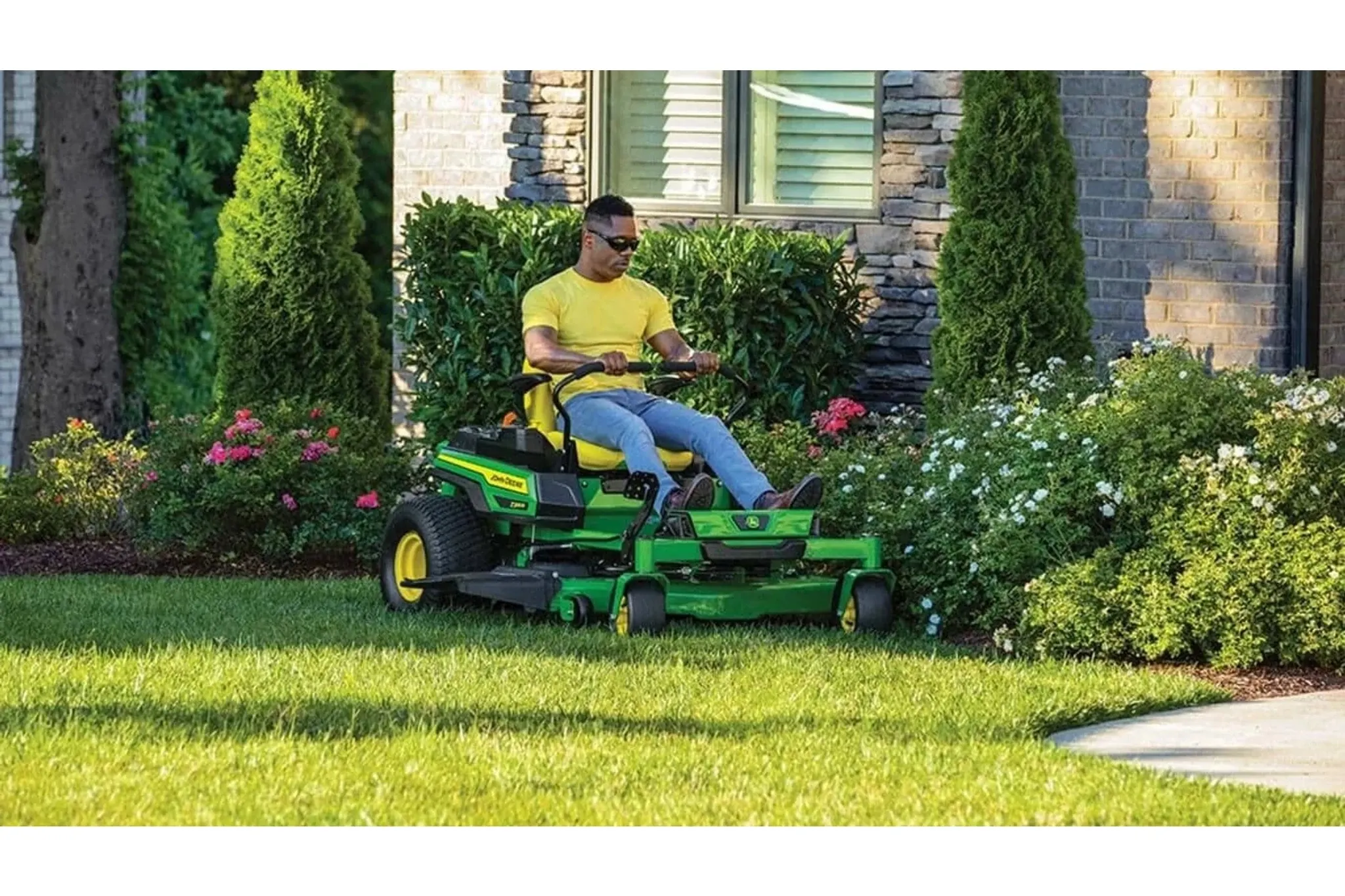 Z330R ZTrak™ Mower with 48- or 54-in. Deck | John Deere US