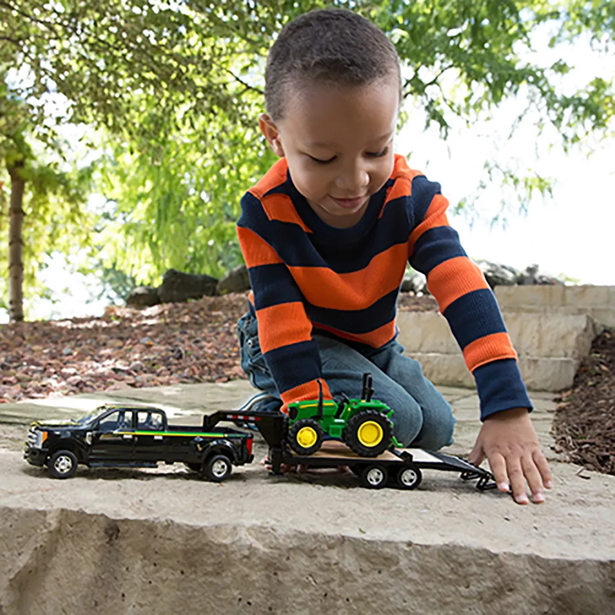"1/32 Pickup, Trailer and Tractor Set"