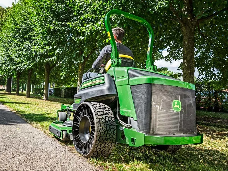 Z997R Diesel ZTrak™ | John Deere IE Z997R Diesel ZTrak™ | John Deere IE