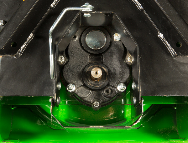 Close-up of a 60-inch Heavy-Duty Snow Blower's heavy-duty helical gearbox