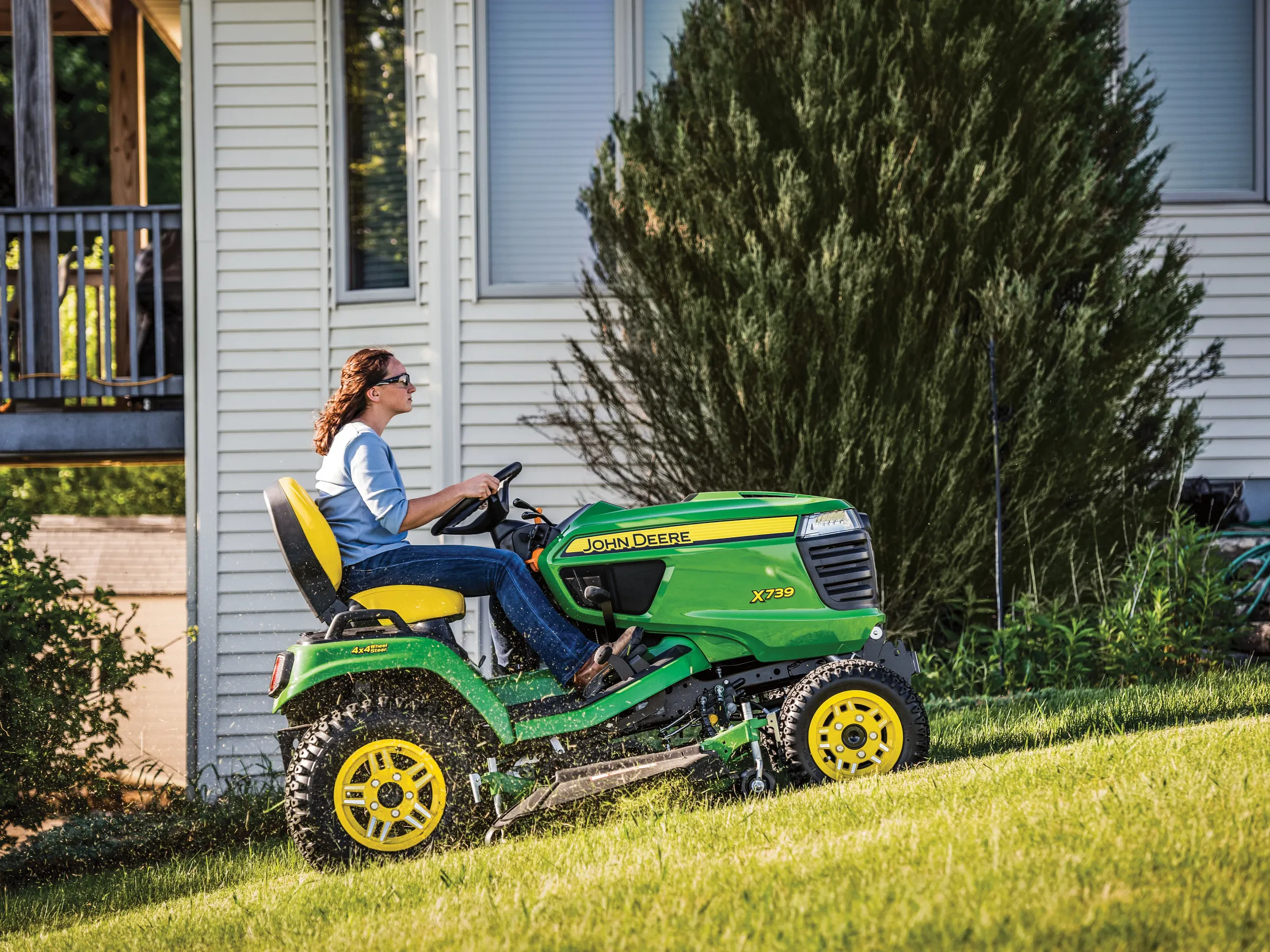 Hydrostatic Four-Wheel Drive with Twin Touch™ Control