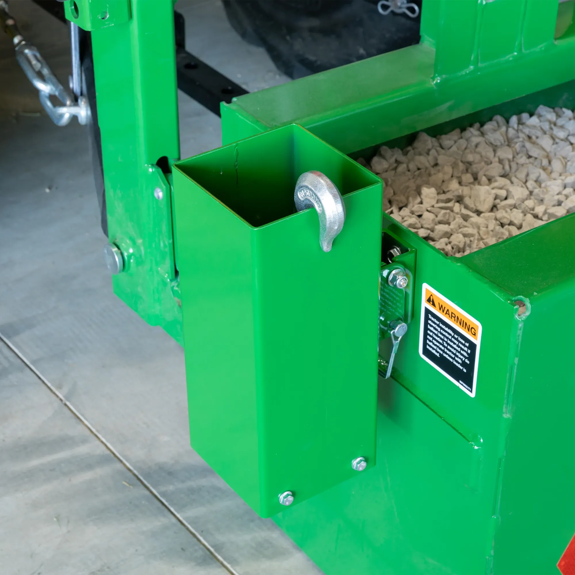 5WS812470: Chain Box Holder Kit