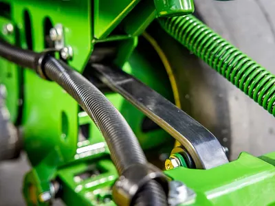 Triplex Mower three-axis lift and WisperLink™ system