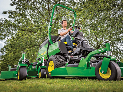 Field, Wide Area Rotary Mowers, Commercial Mowers, The TerrainCut™ 1600 Turbo offers a choice between on-demand or full-time 4-wheel drive. The wing decks can mow at a 45-degree upward angle and a 20-degree downward angle for a flawless cut.