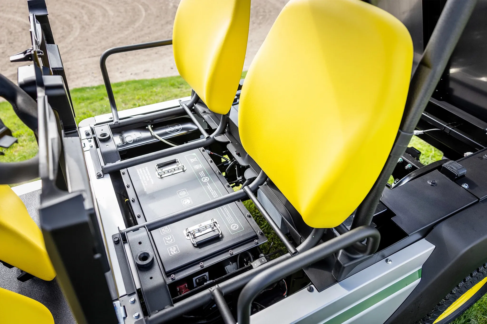 Gator™ GS Electric Work Utility Vehicles | John Deere UK