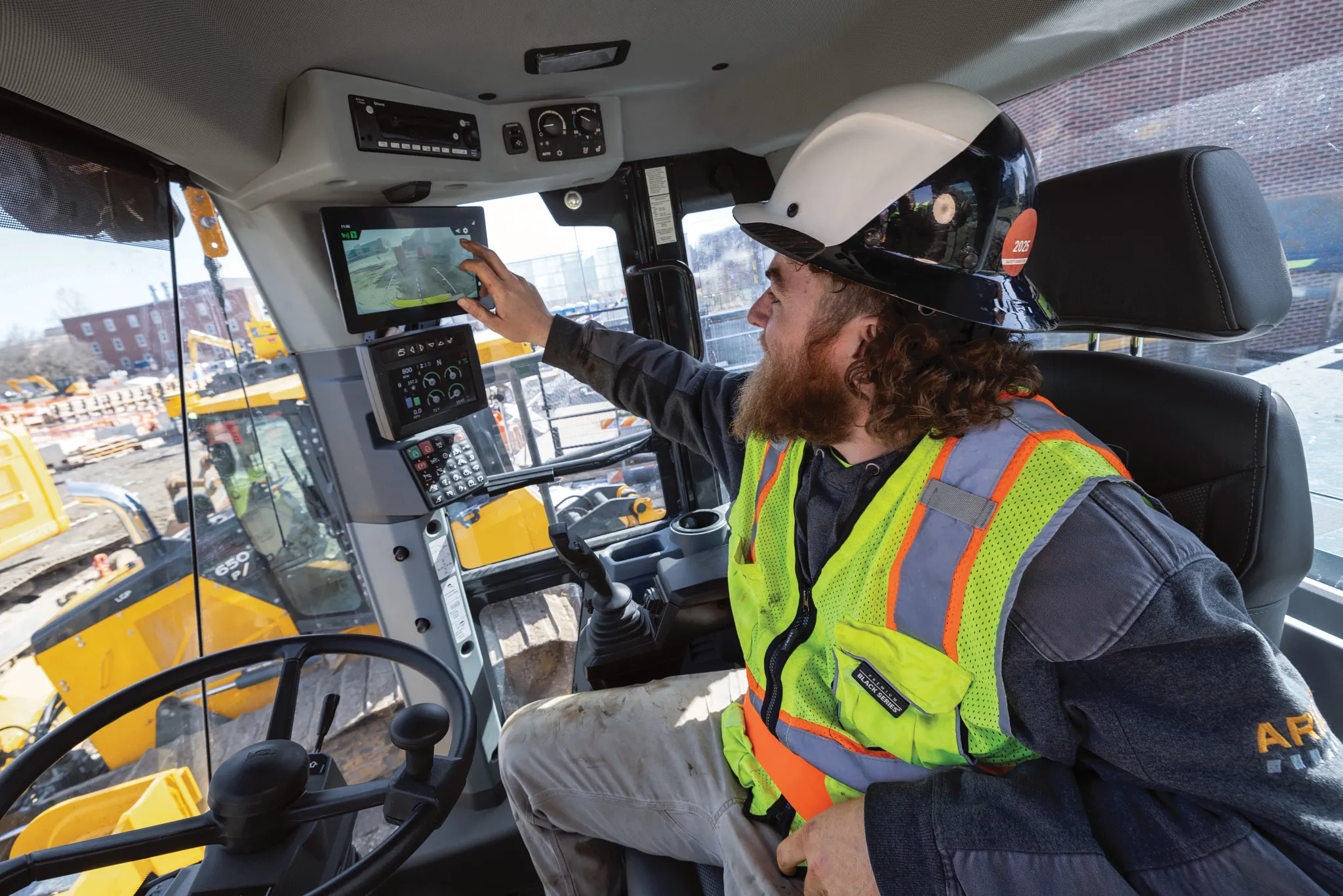 544 P-Tier Mid-Size Wheel Loader | John Deere US