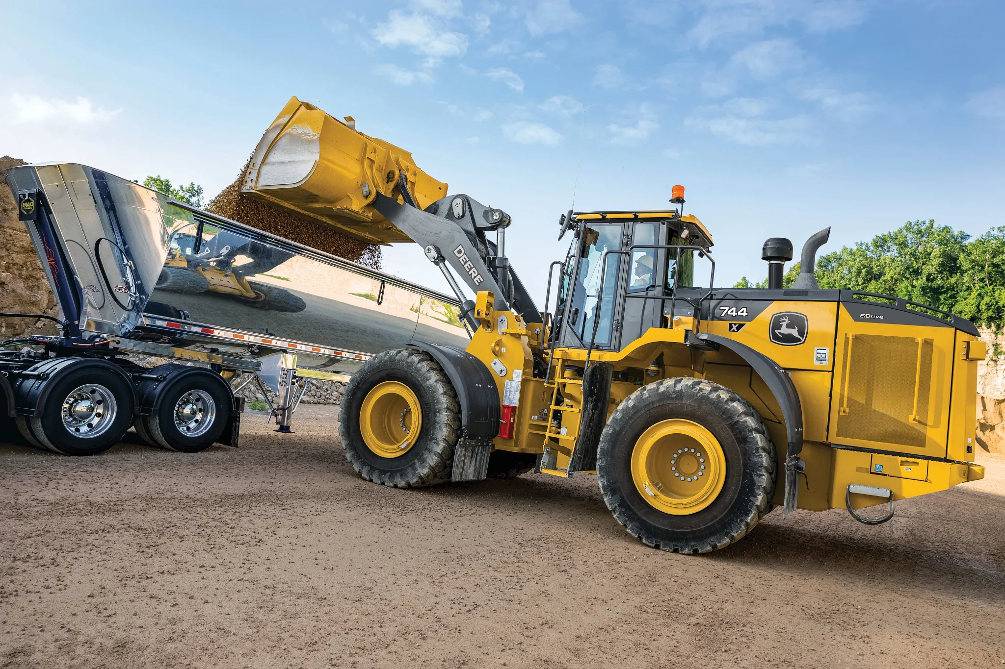 744 X-Tier Wheel Loaders | John Deere UK