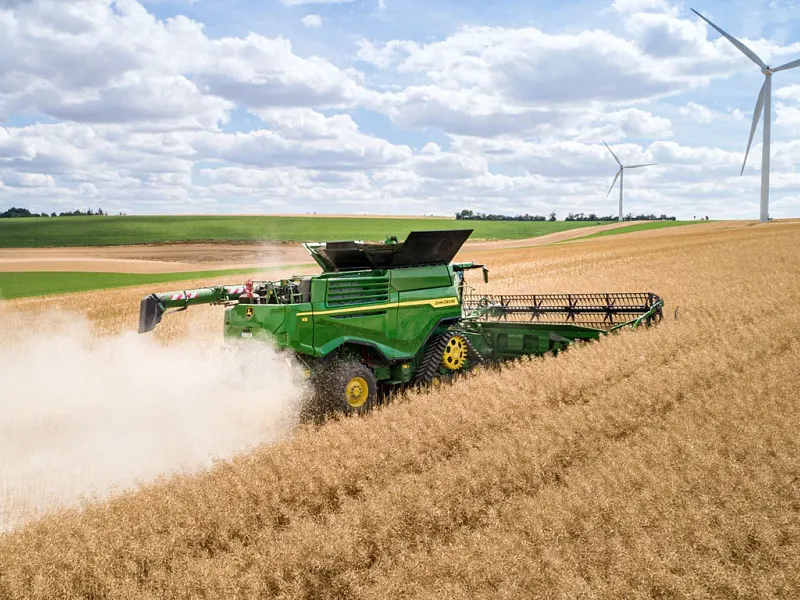 Combine Rear View X9 1100 Combine | John Deere UK