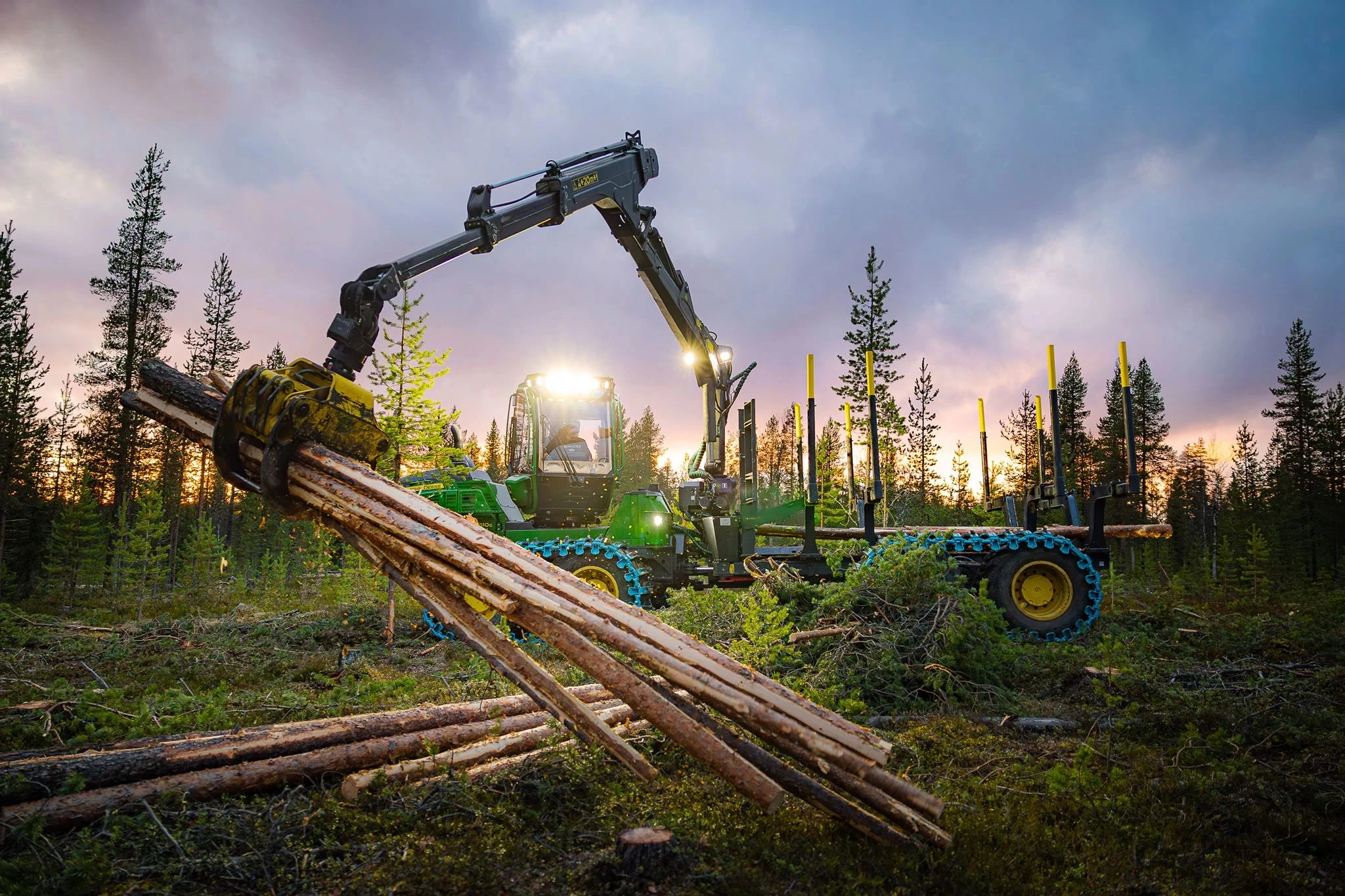 1610g-forwarder-boom-2048x1365