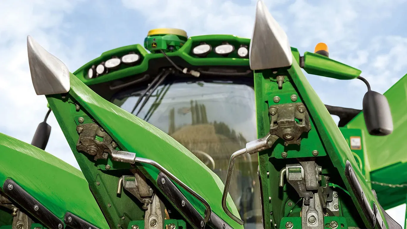 AutoTrac™ RowSense™ Precision Ag Technology | John Deere UK