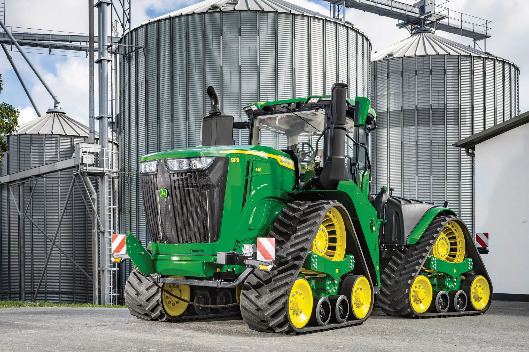 9RX 590 Tractor | John Deere UK