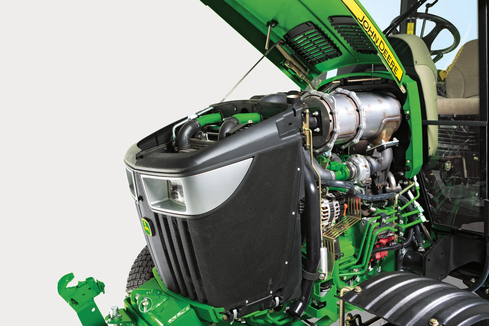 Studio 4066R - CUT 4000 Series, powerful 4-cylinder diesel, Engine