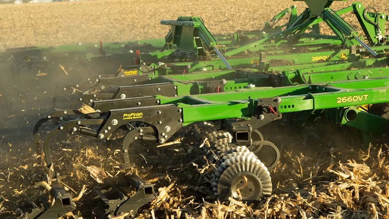 DDT 2660VT - 43 ft, 6 in. Variable Intensity Tillage | John Deere US