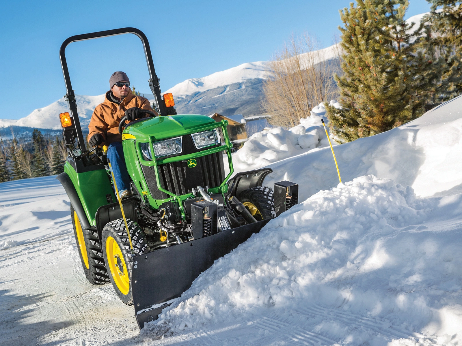John Deere 2032R Compact Tractor — Displacement