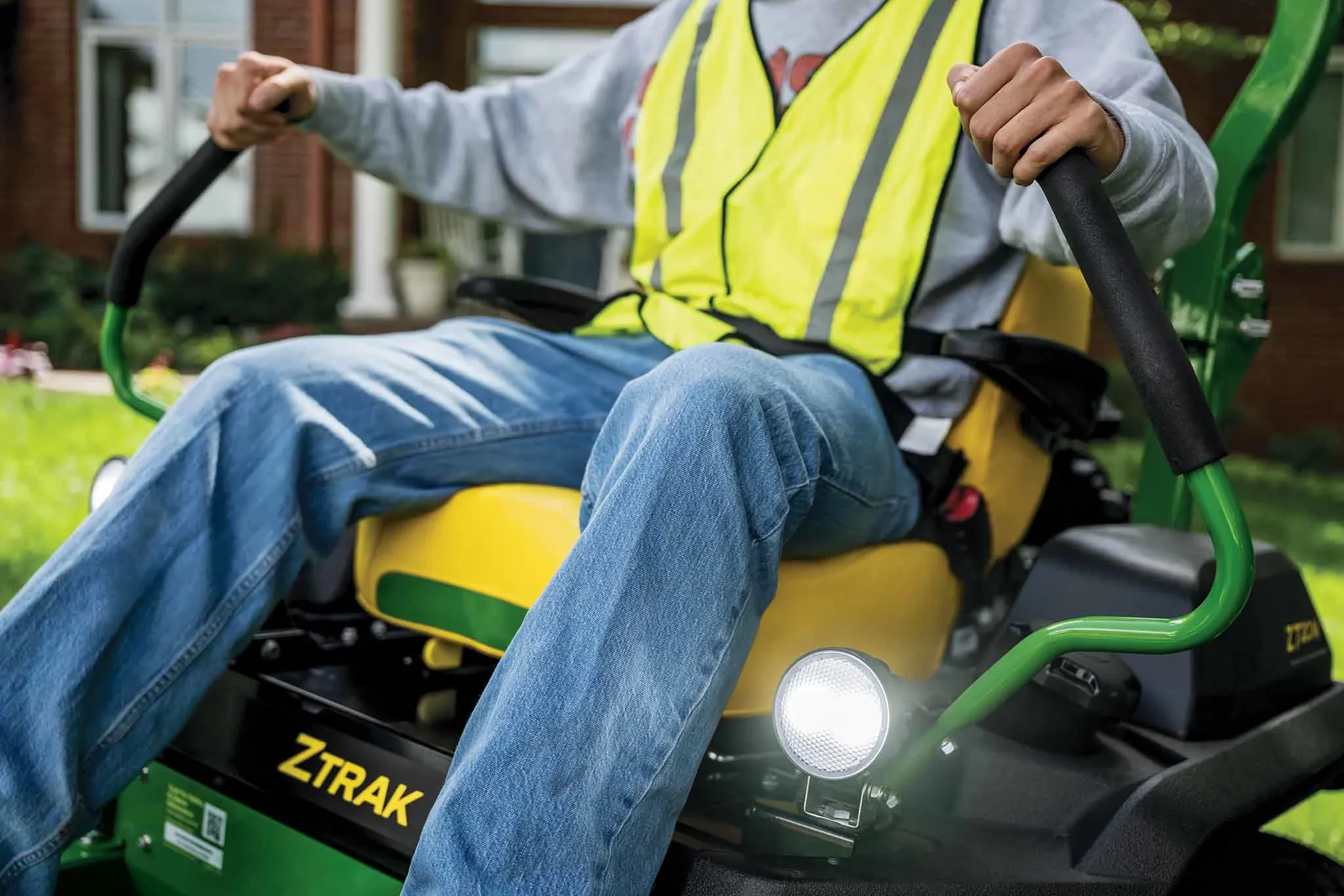 Z720M ZTrak™ Zero-Turn Mower | John Deere US