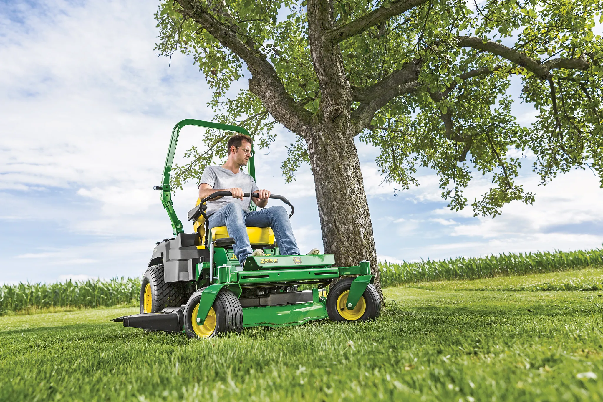 Z515E Riding Lawn Equipment | John Deere IE