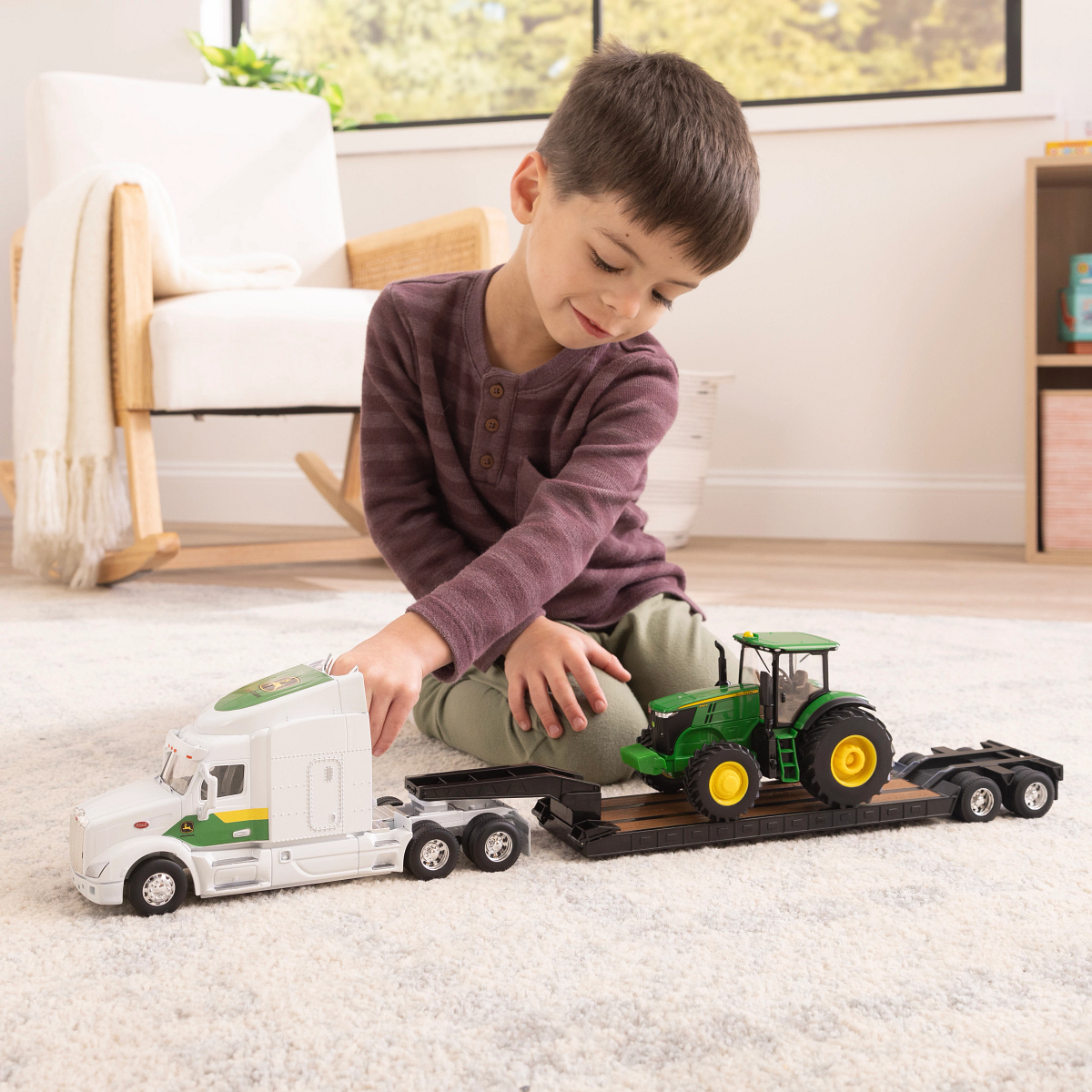 1/32 7290R with Peterbilt Semi