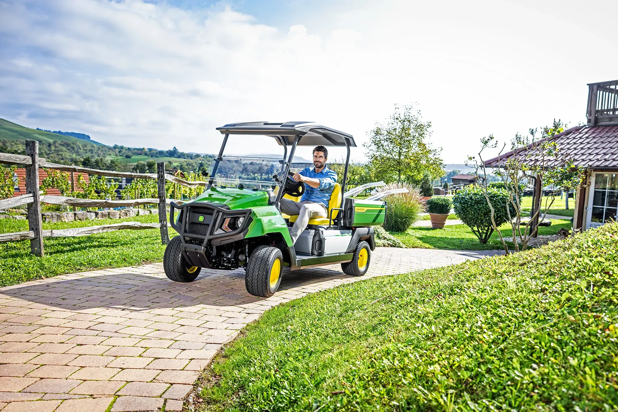 Gator™ GS Electric Work Utility Vehicles | John Deere UK