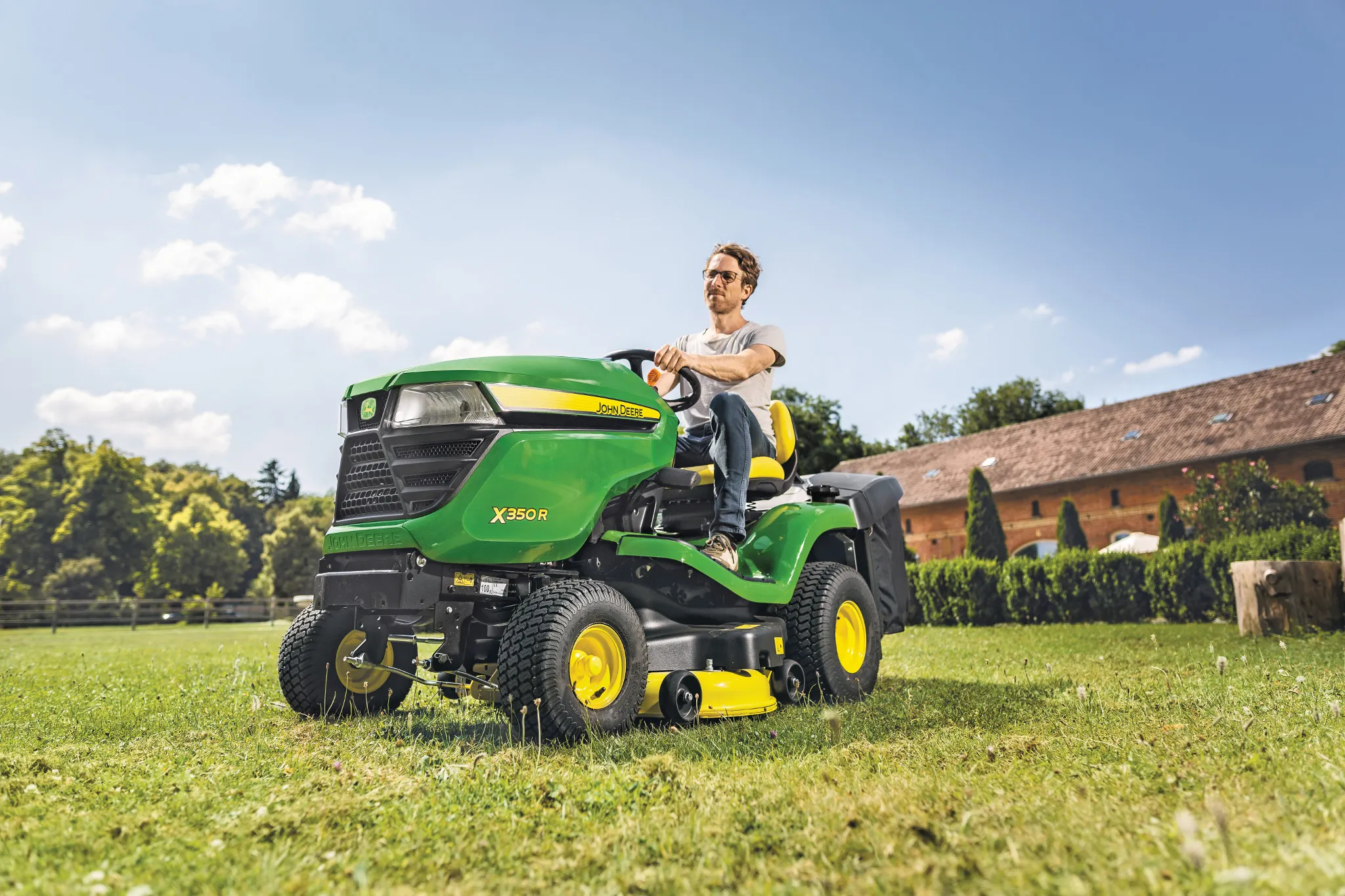 x350r-rasenm-her-f-r-die-private-rasenpflege-john-deere-de