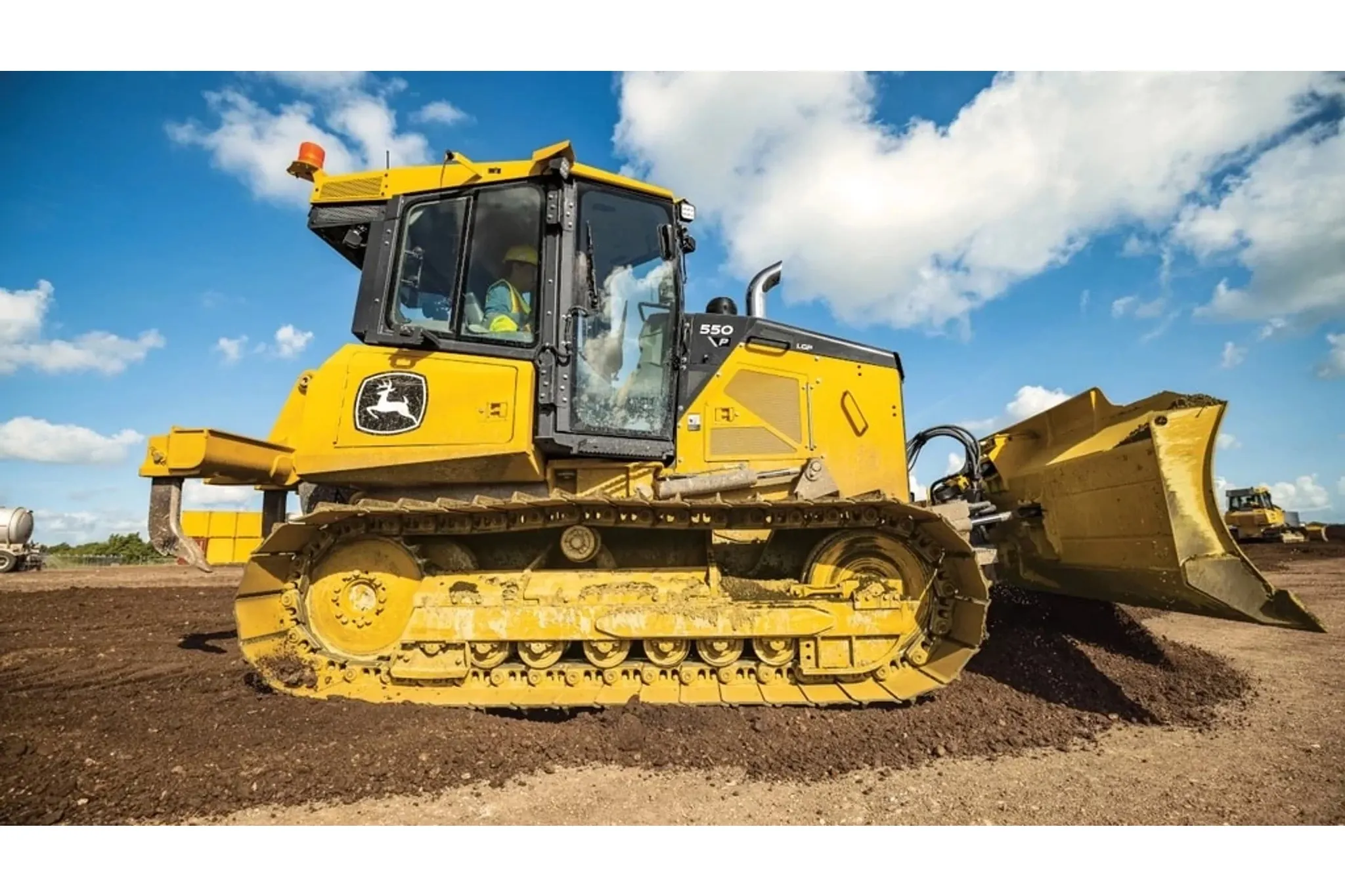 550 P-Tier Small Dozer | John Deere US