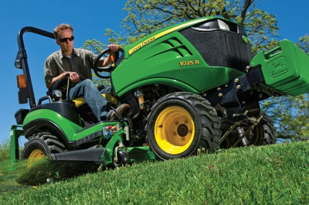 John Deere 1025R studio photo