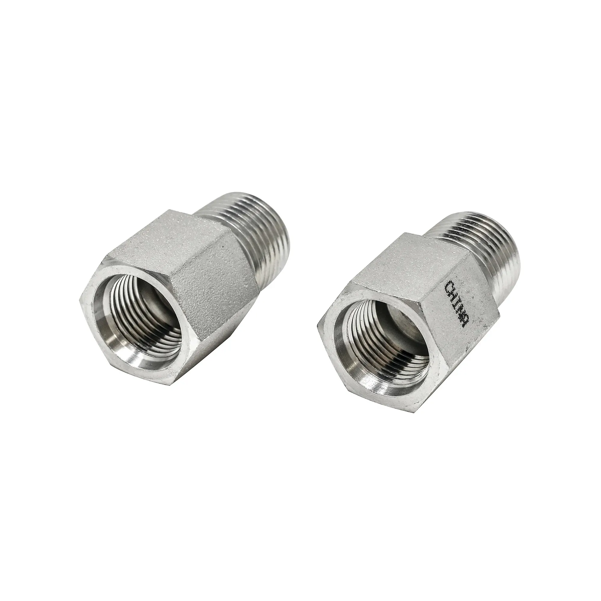 John Deere Adapter Fitting - R30816