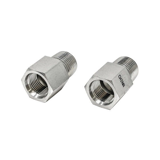 John Deere Adapter Fitting - R30816