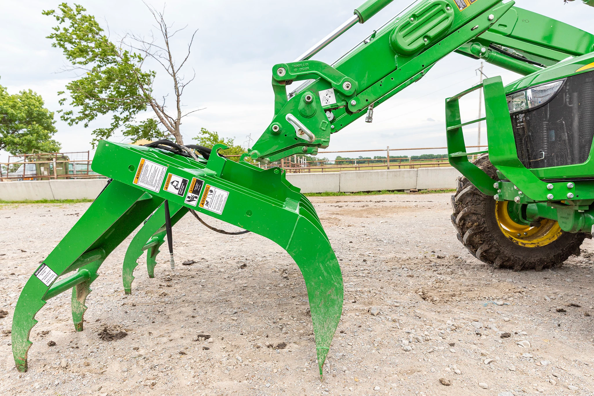 Close up view of AV20G Root Grapple