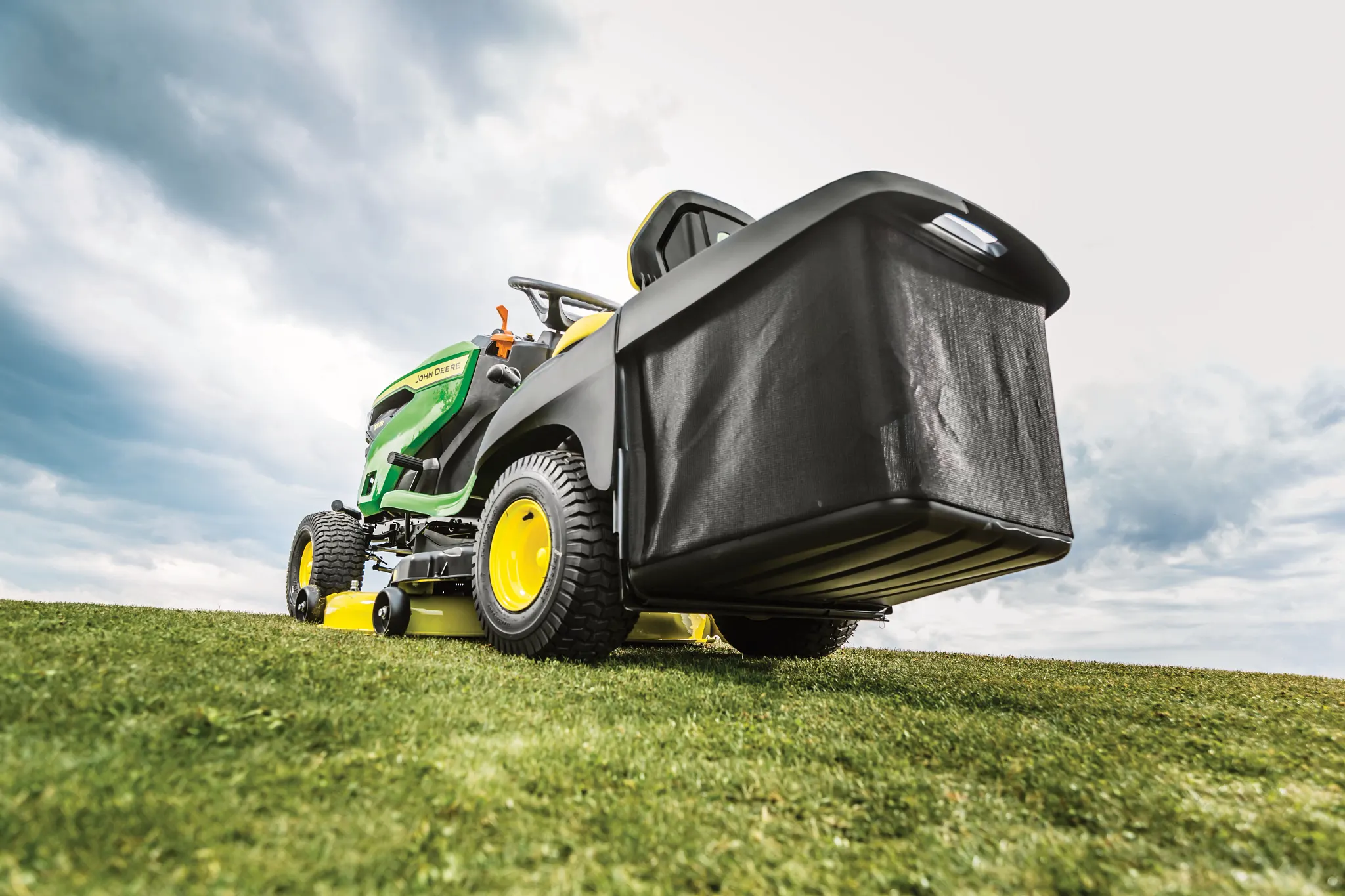 Field shot X117R, X147R, and X167R High-Capacity Collector, X100 Series
