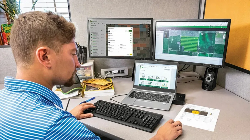 John Deere Operations Center™ PRO Dispatch From John Deere Operations ...