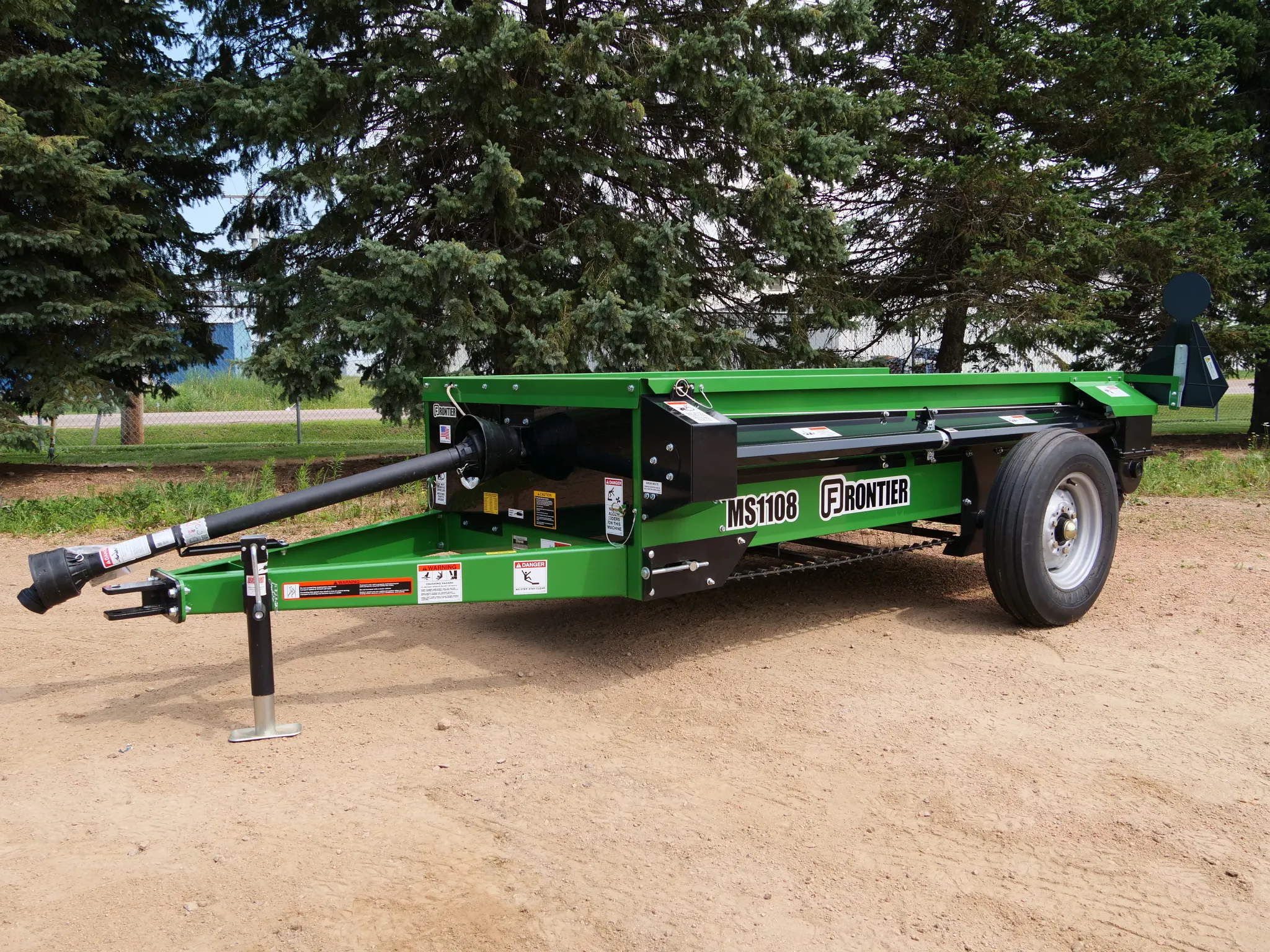 Field shot of MS1108 Manure Spreader